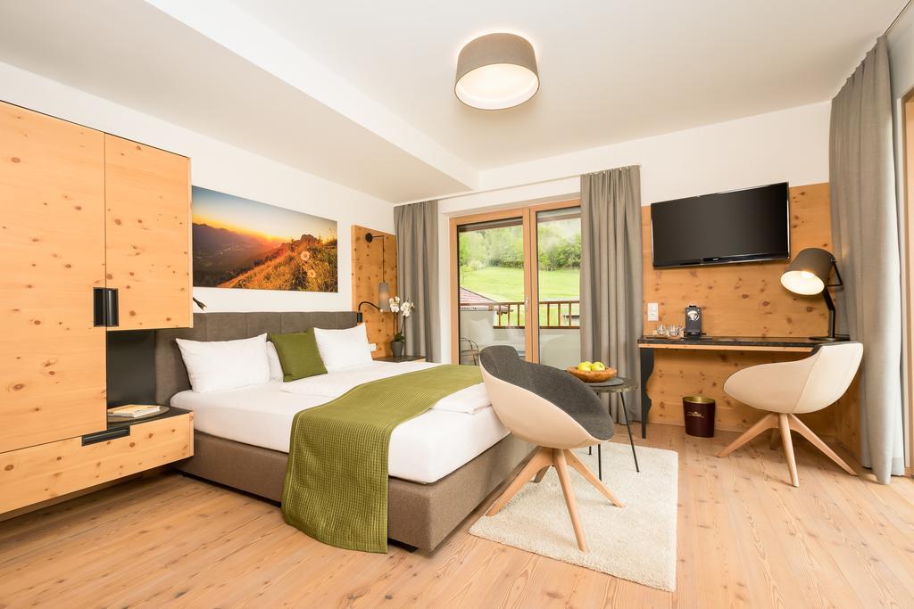 Zirben Deluxe Double Room with Balcony,1415631591:JPEG